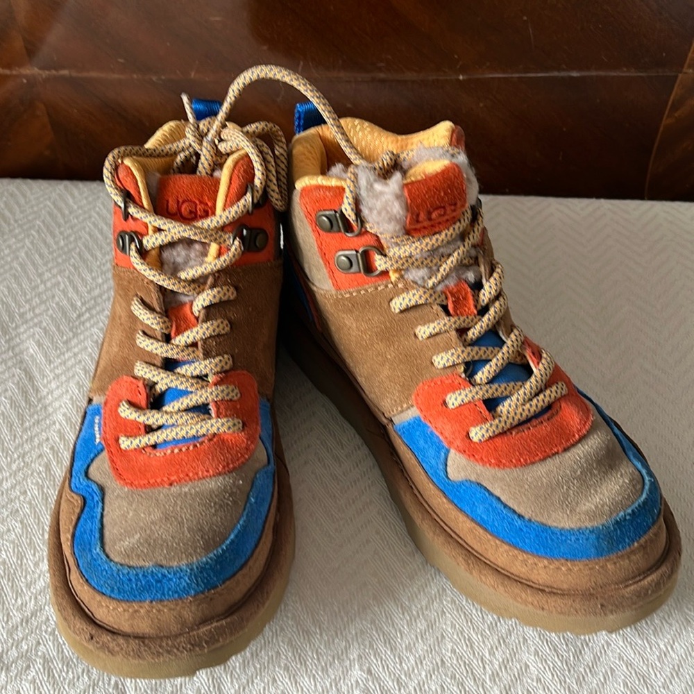 UGG Highland Hi Heritage kids size 1